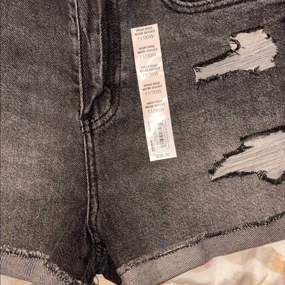 SO High Rise Mom Shorts - Picture 2 of 3